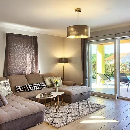 Holiday home Mit Privatpool Fuer 8 Personen Ca 120 Qm In Mugeba, Istrien Istrische Riviera