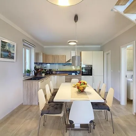 Mit Privatpool Fuer 8 Personen Ca 120 Qm In Mugeba, Istrien Istrische Riviera Holiday home