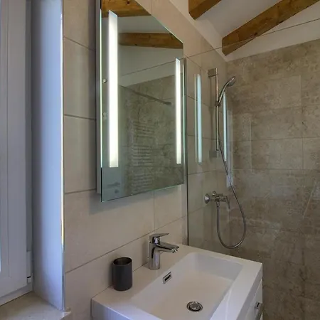 Mit Privatpool Fuer 8 Personen Ca 120 Qm In Mugeba, Istrien Istrische Riviera Holiday home