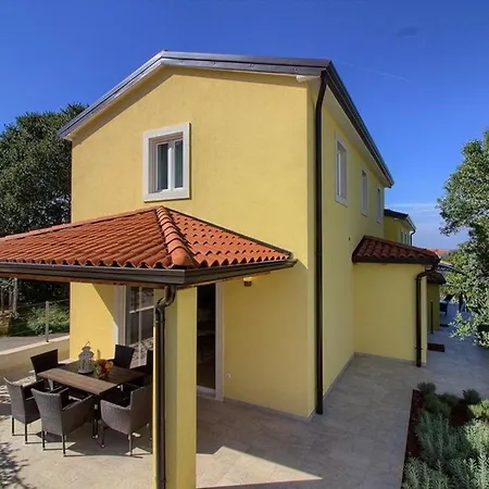 Holiday home Mit Privatpool Fuer 8 Personen Ca 120 Qm In Mugeba, Istrien Istrische Riviera Mugeba